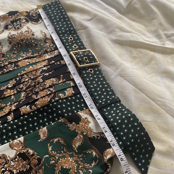 Maxi A-line front Pleated Skirt with front slit - Picture 6 of 7